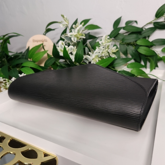 SALE! LV Clutch - Louis Vuitton authentic epi black Art Deco envelope purse bag - Picture 13 of 17